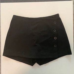 Black Skort
